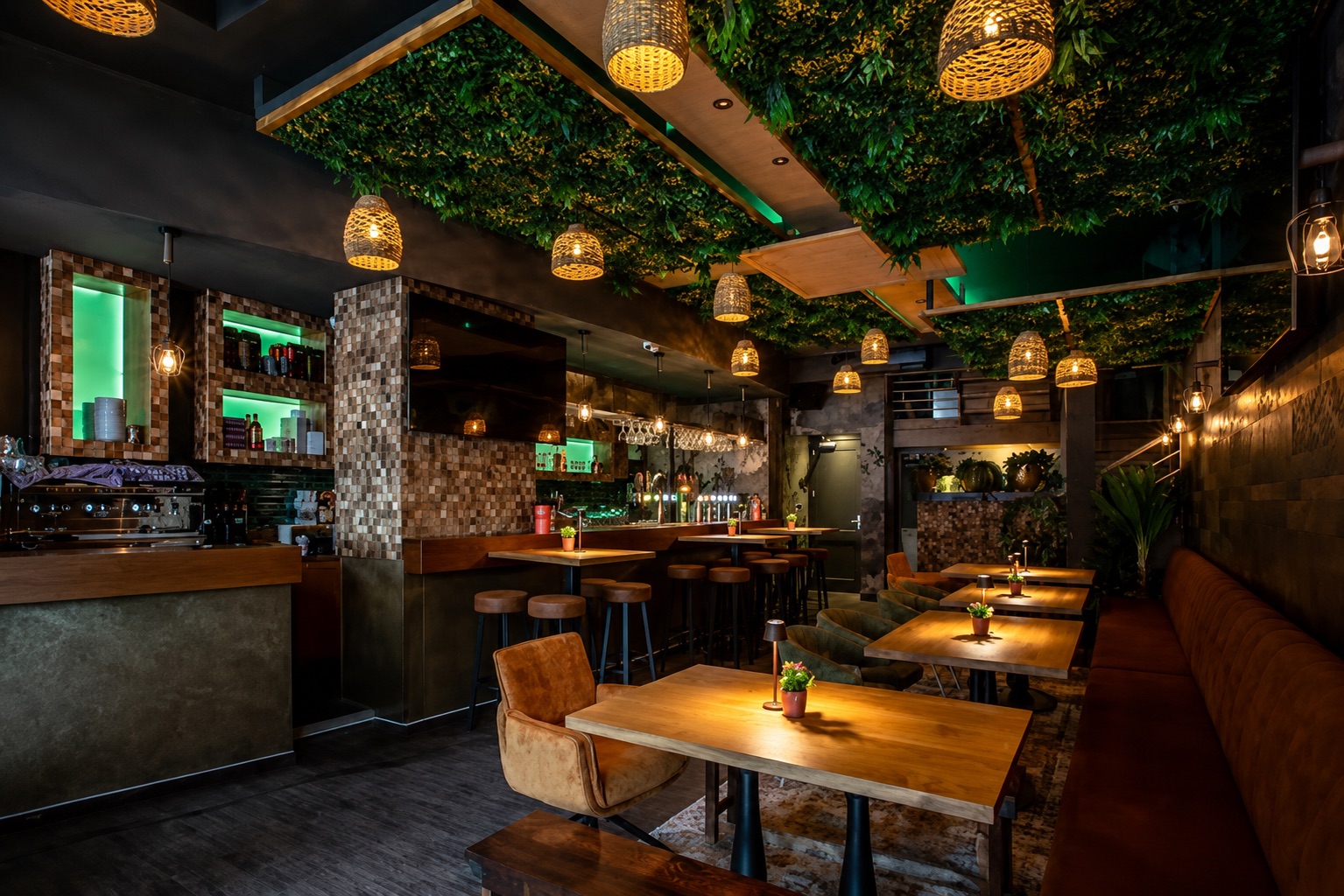 Sfeervol interieur van Perron 18 brasserie en bar